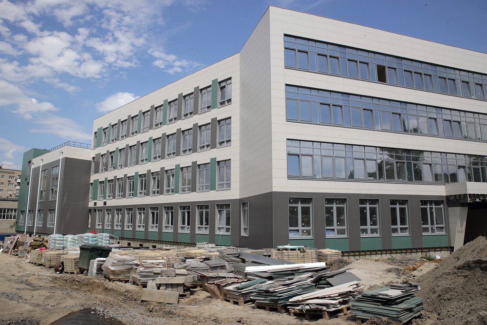 В октябре 2021 года подрядчик завершит реконструкцию здания лицея №20 в Донской столице
