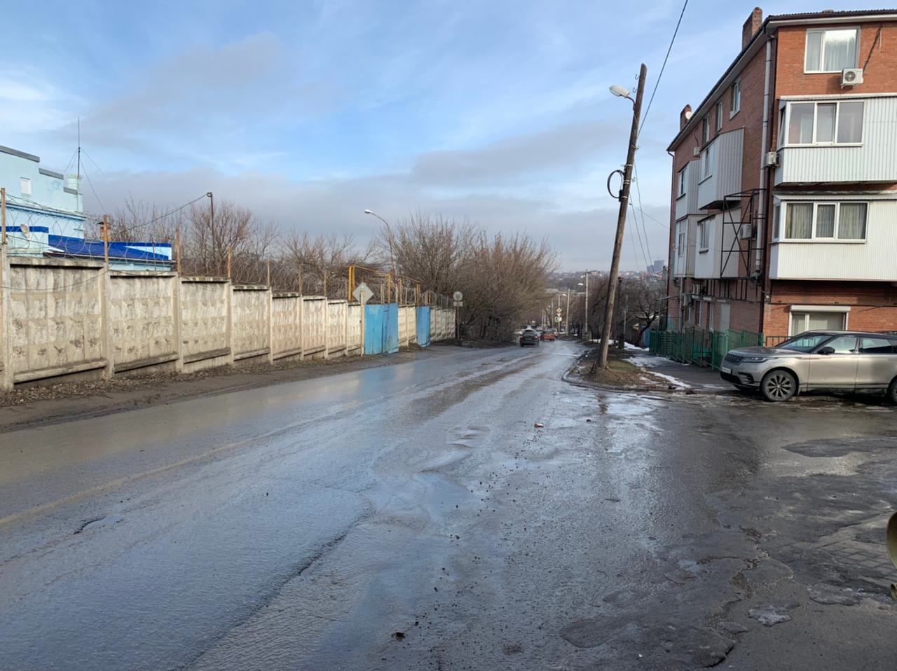 Две дороги рядом с Текучевским мостом в Ростове отремонтируют к сентябрю