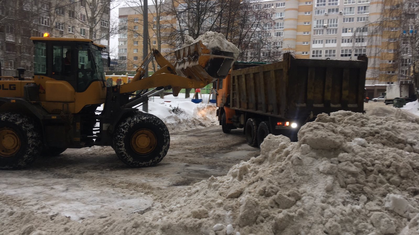 В связи с потеплением дорожники готовят откачивающую технику на подтопляемых участках в Нижнем Новгороде - фото 1
