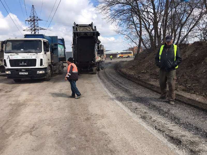 Подрядчики приступили к ремонту 27 участков дорог в Ростове-на-Дону 1 апреля - фото 1