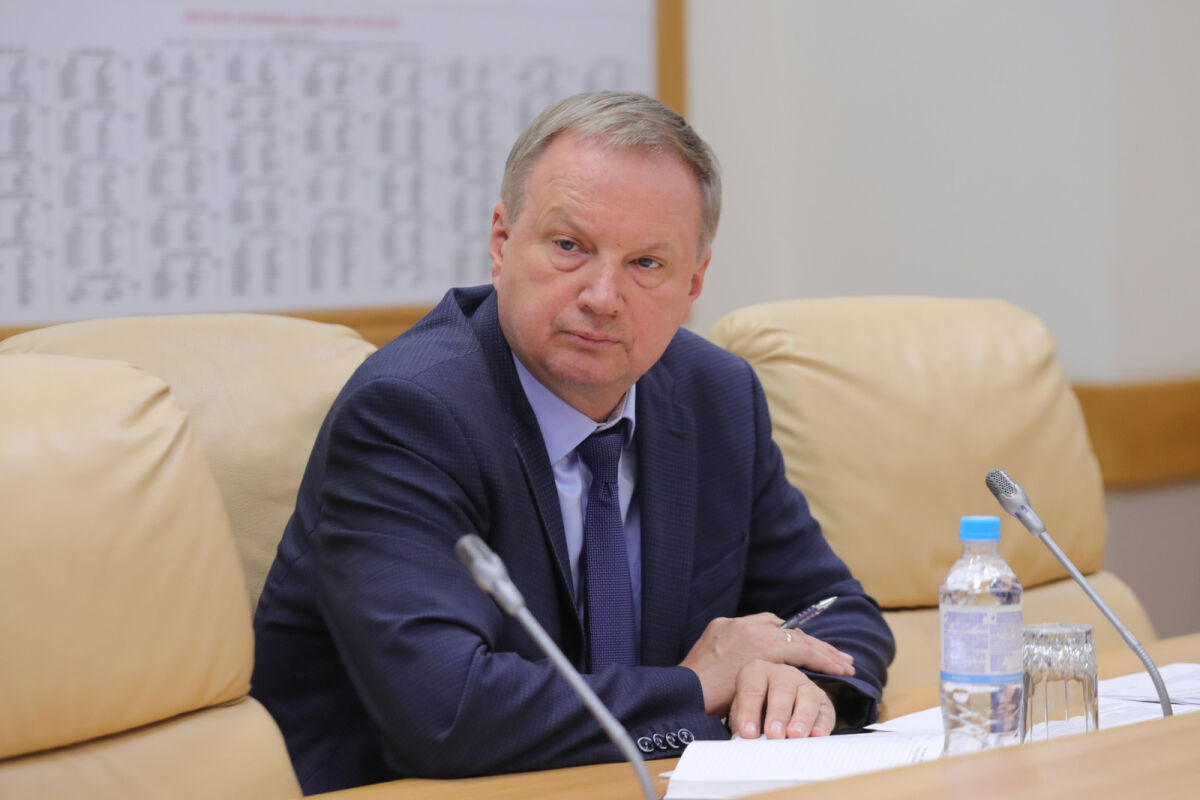 Юрий Слюсарь освободил от занимаемой должности заместителя губернатора Вадима Артемова - Фото 1