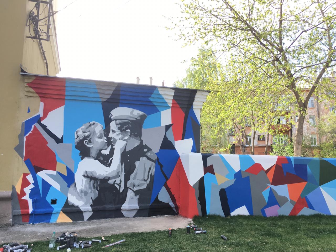 Граффити ко Дню Победы украсило Чернопрудский сквер - фото 1
